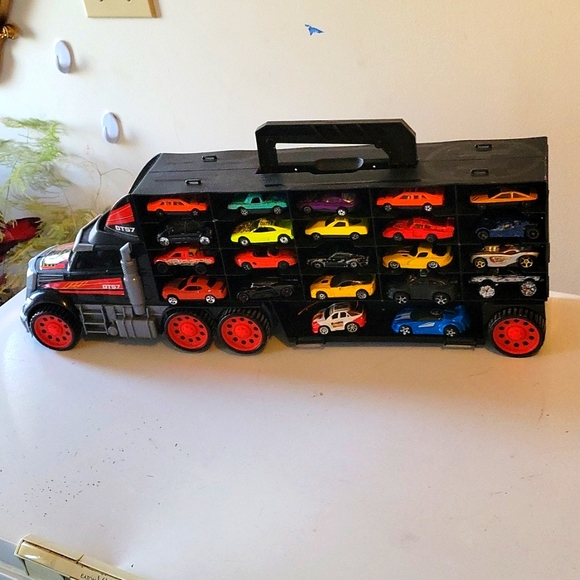 Truck Load with 44 cars - Picture 1 of 9